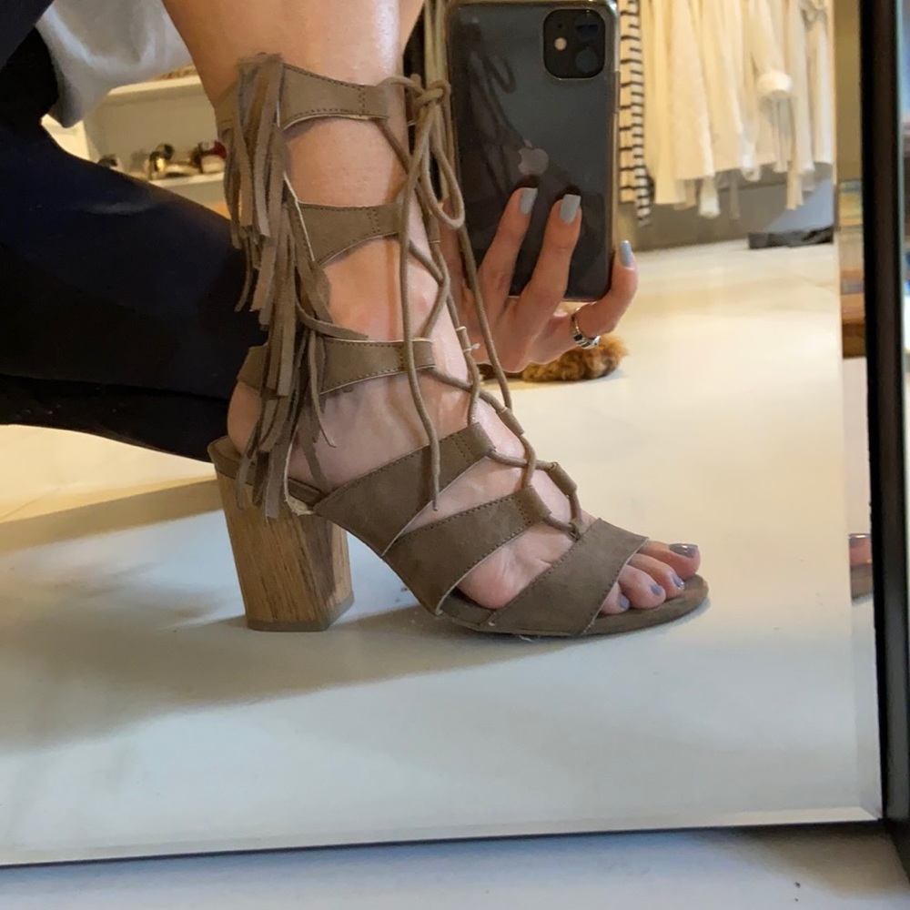 Fringe beige block heels